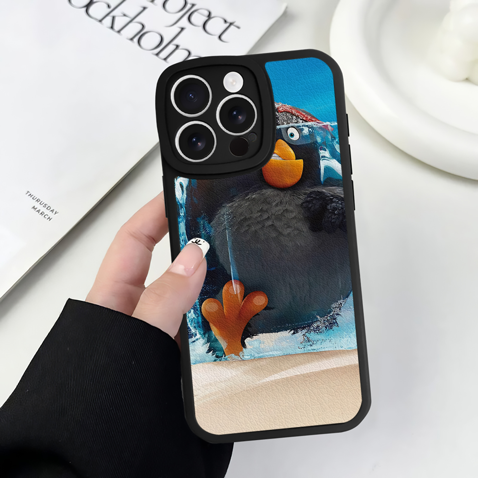 （画像用） Angry Birds アングリーバード 【iPhone 16シリーズ対応】シリコンスマホケース（レザー調） 材質：シリコン
